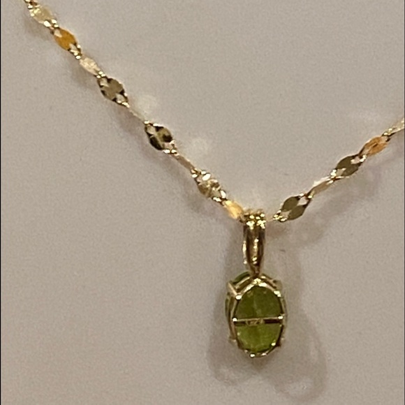 GENUINE  Natural PERIDOT SOLITAIRE Necklace 10K GOLD - Picture 2 of 5